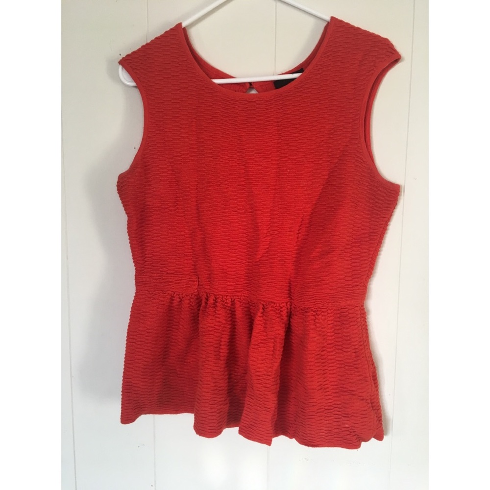 Cute red top